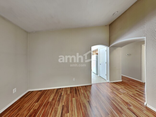 Foto del edificio - 12415 N 121st Dr