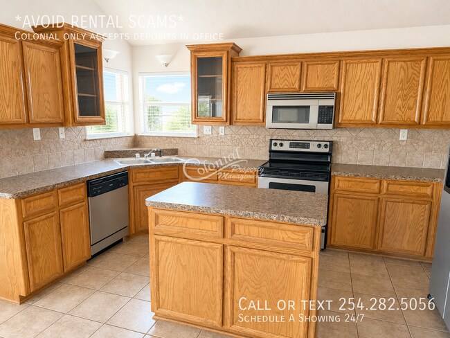 Building Photo - 2405 Wisteria Ln