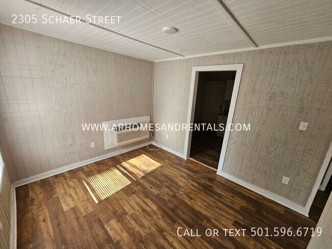 Foto del edificio - 2305 Schaer St