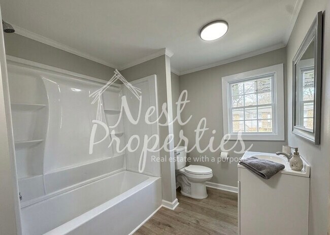 Building Photo - 2515 Douglas Rd