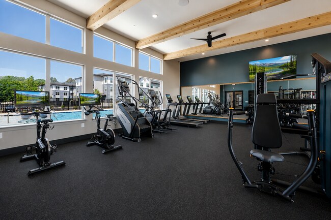 Gimnasio - Bolton West Charlotte