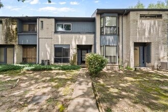 Building Photo - 9005 Imogene St