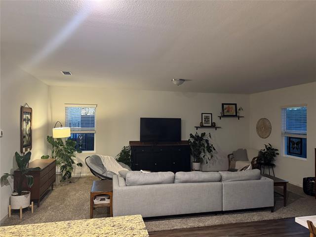 Foto del edificio - 824 Peach Tree Ln