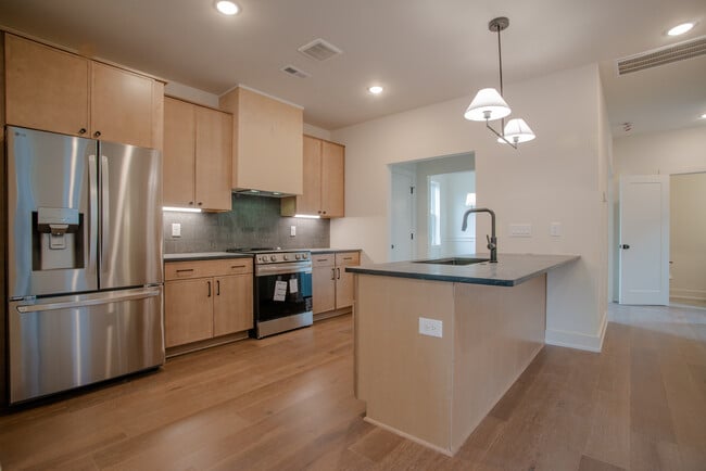 Foto del edificio - 979 Dozier Pl