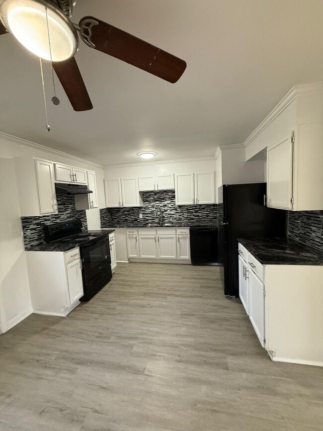 Foto del edificio - 4 bed 1 bath