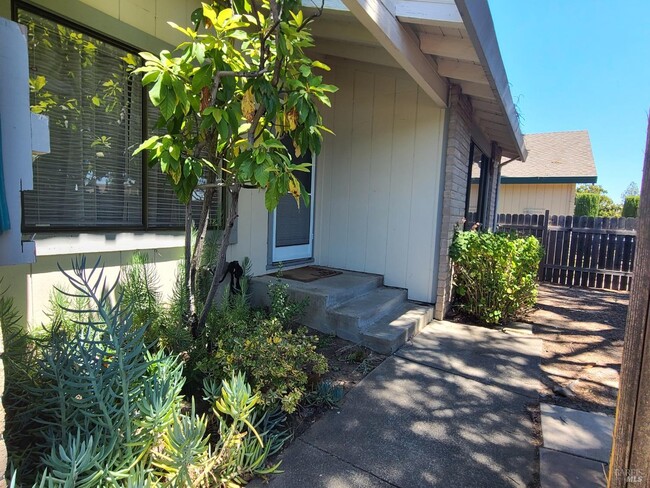 Building Photo - 221 San Marin Dr