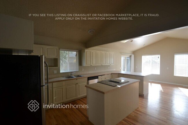 Foto del edificio - 931 S 240th Pl