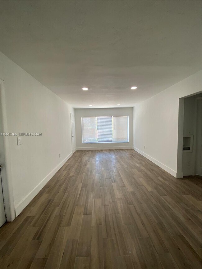 Foto del edificio - 1025 NE 78th St