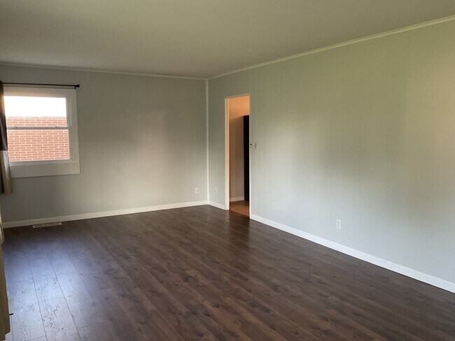 Foto del edificio - 3406 Three Oaks Dr