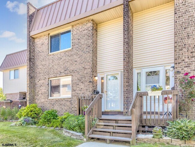 Building Photo - 801 Dudley Ct