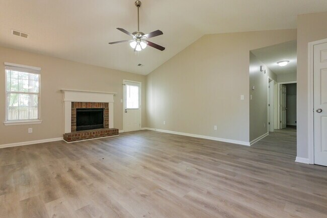 Building Photo - 1575 Elizabeth Ln