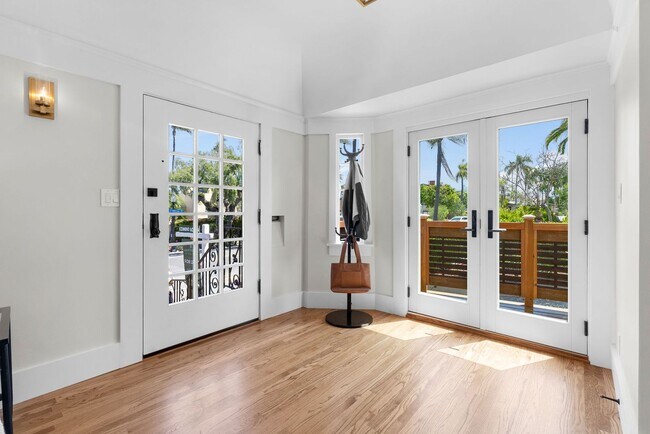 Building Photo - Restored Mission Hills Stunner