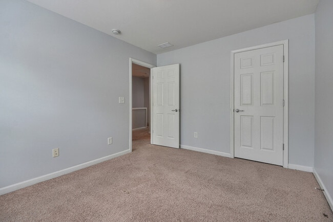 Foto del edificio - 2714 Deerwood Ln