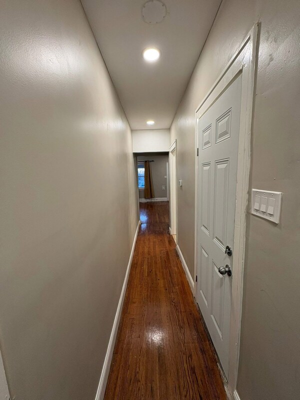 Foto del edificio - 1637 McLaran Ave