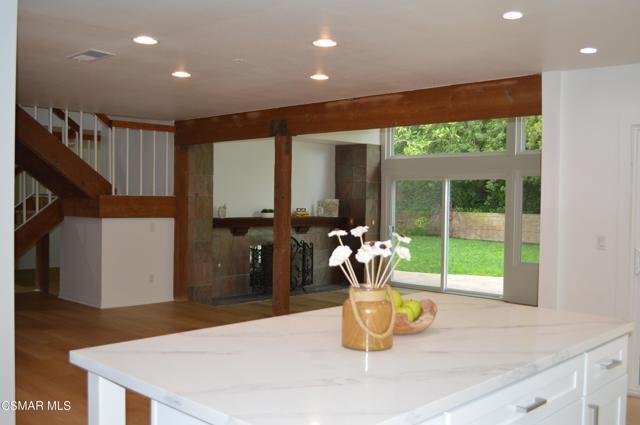 Foto del edificio - 675 Triunfo Canyon Road, Westlake Village,...
