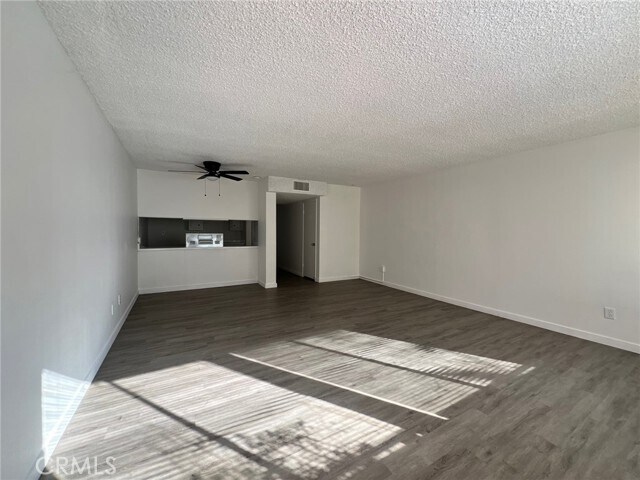 Foto del edificio - 171 E Ralston Ave