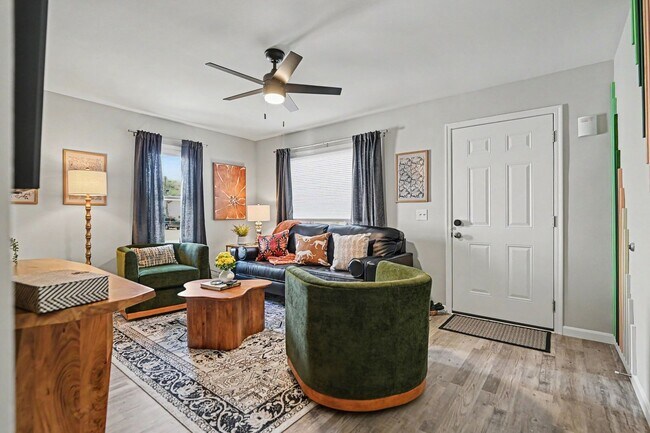Foto del edificio - 102 E Home Ave