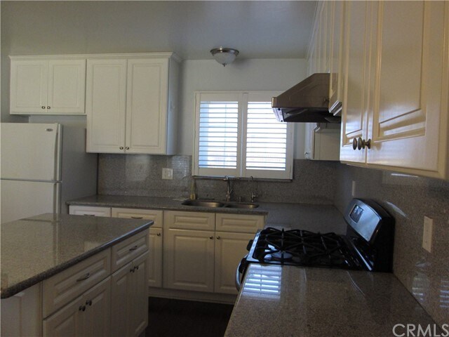 Foto del edificio - 4219 W Oak Ave