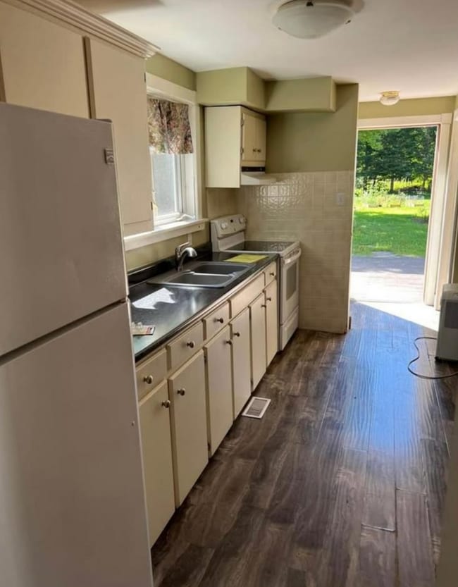 Building Photo - 116 Greenwood Dr