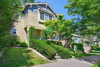 Building Photo - 8627 SE Swenson Dr