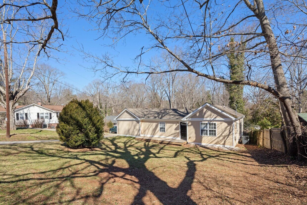 Primary Photo - Updated West Asheville Home