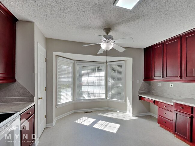 Foto del edificio - 727 Twin Brooks Ct