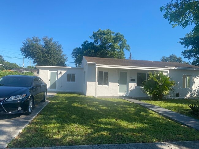 Building Photo - 1375 NW 84th Ter