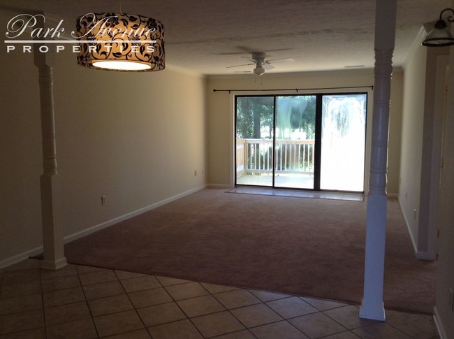 Building Photo - 3015 Old Bryan Dr