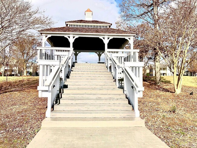 Foto del edificio - 517 Gathering Park Cir