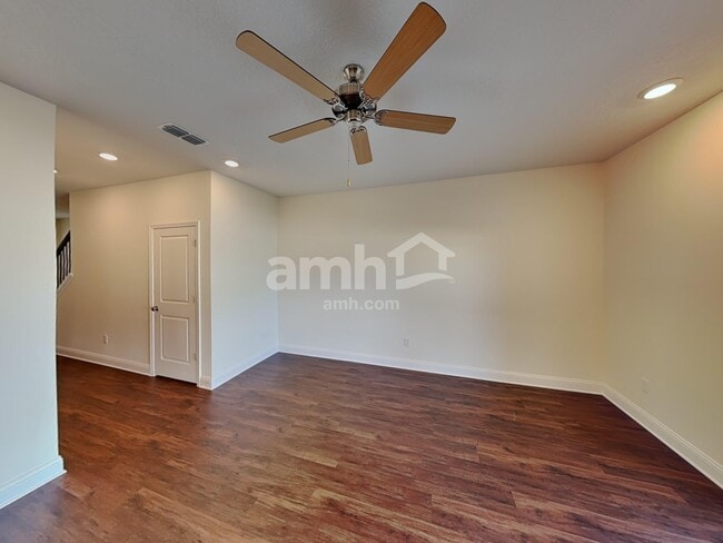 Foto del edificio - 11499 Hillside Dr