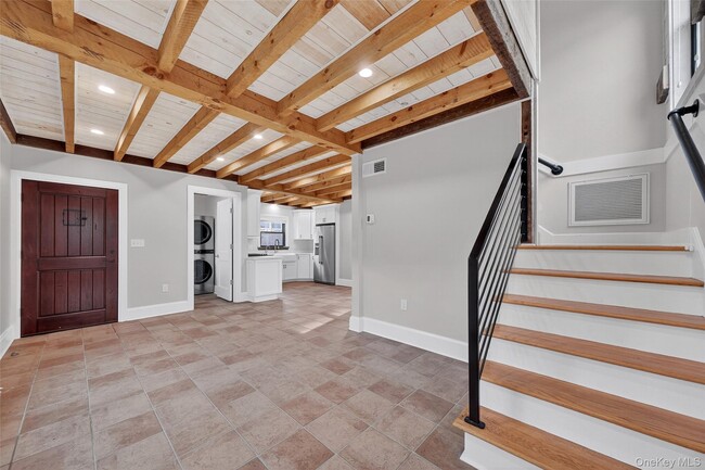 Building Photo - 52 Ackerman St