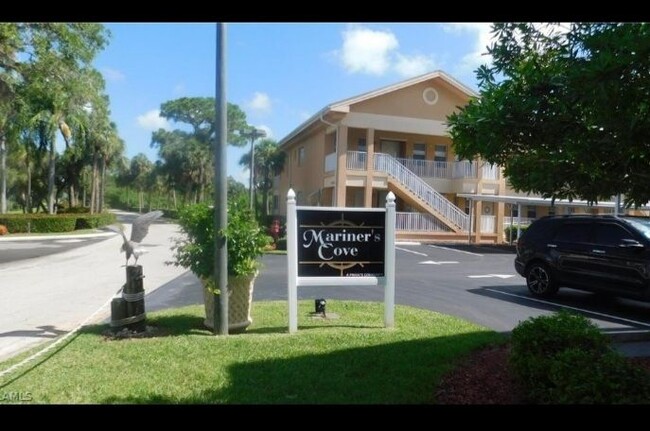 Building Photo - 15256 Riverbend Blvd