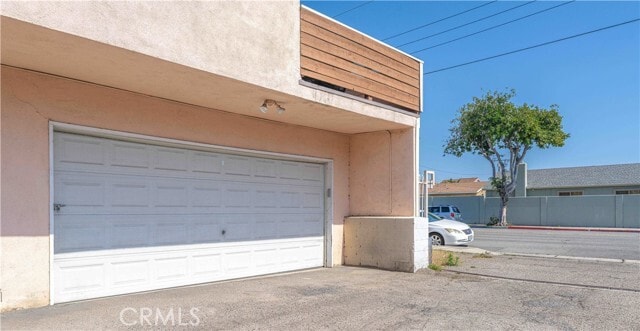 Building Photo - 8665 Trask Ave