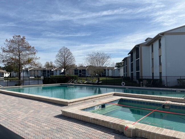 Building Photo - 2 bed 2 bath condo In east Orlando. Condo ...