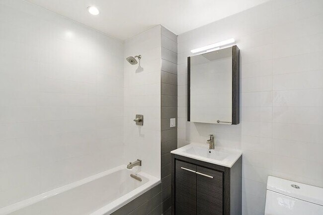 Foto del edificio - 951 Madison St