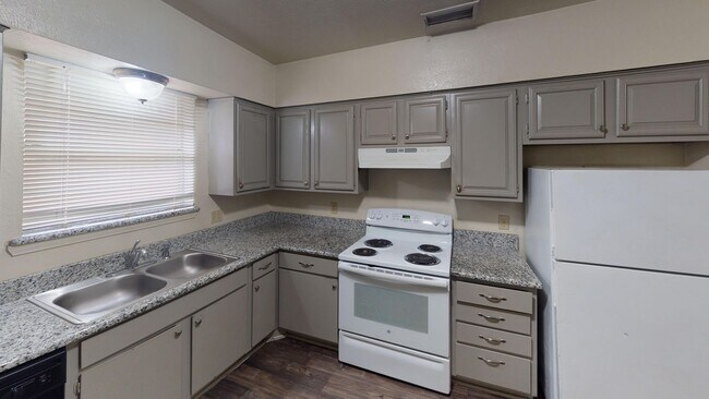 Foto del edificio - 1518/1520 N. Carroll Blvd