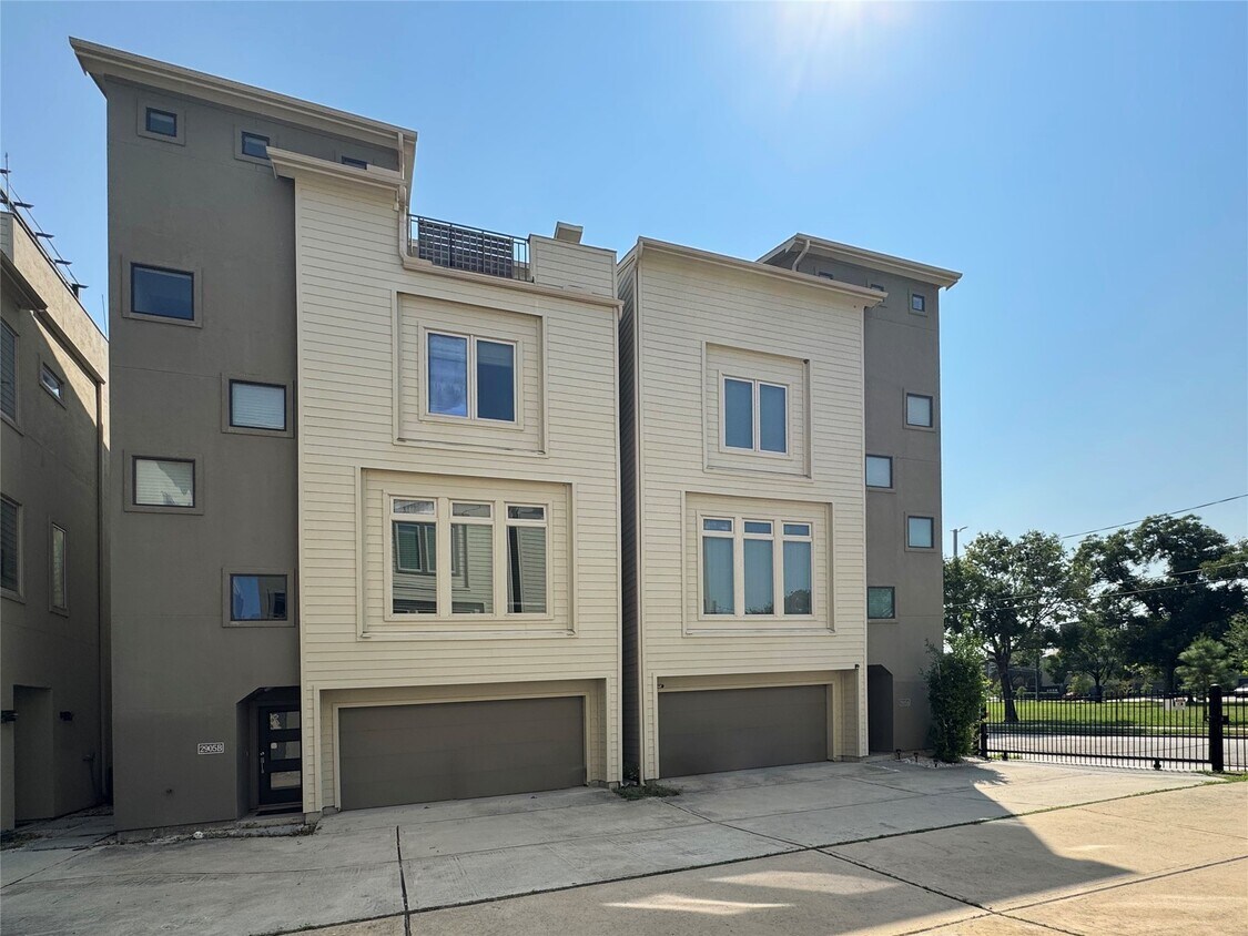 Foto principal - 2905 Gillespie St