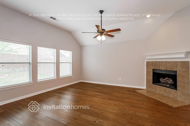Foto del edificio - 5020 Blackelm Dr