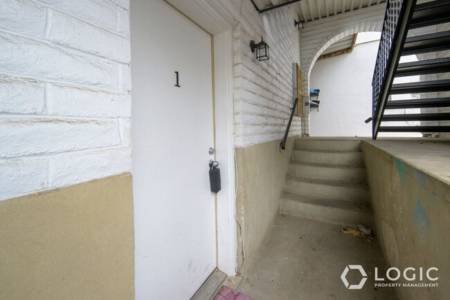 Building Photo - 138 S 300 W