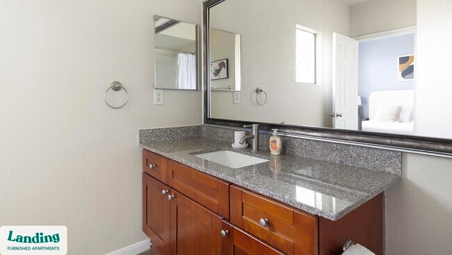 Foto del edificio - 901 Lakeside Cir