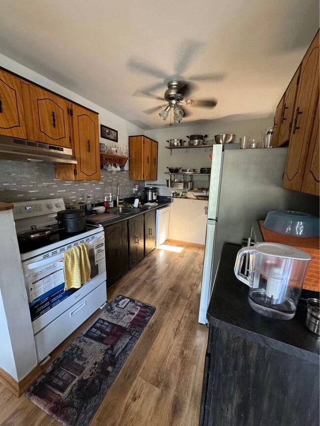 Kitchen - 8195 Little River Rd