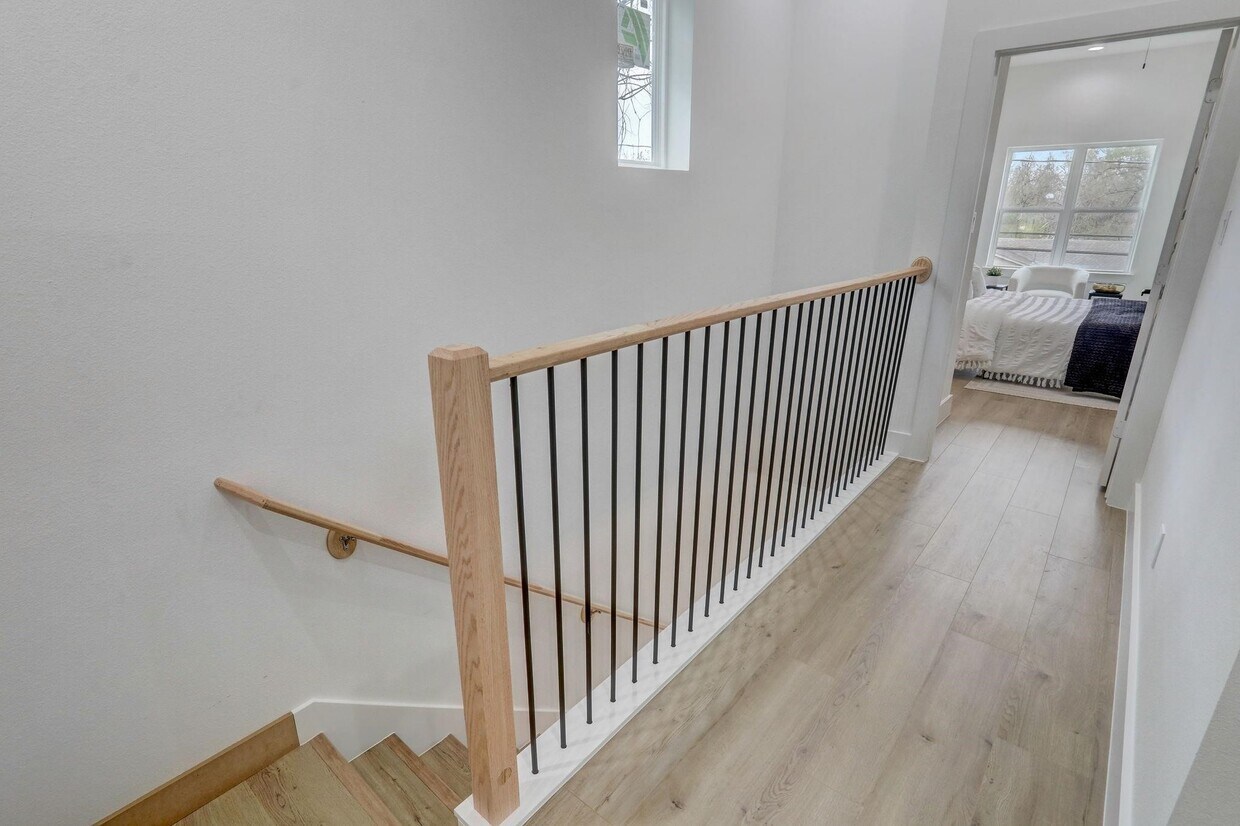 Building Photo - 1211 Dewalt St