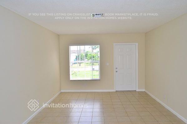 Foto del edificio - 1037 SW 28th Ave