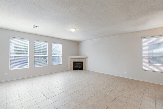 Foto del edificio - 19331 Camellia Knoll Trail
