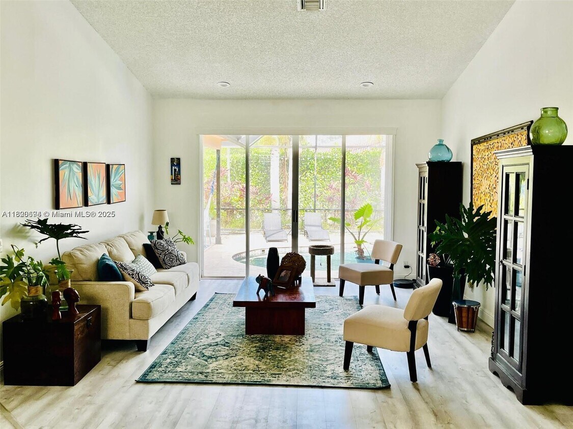Foto principal - 1987 S Landing Way