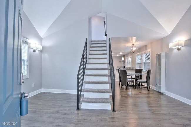 Building Photo - 2 br, 1 bath House - 219 Pearl St