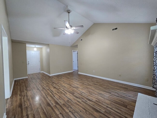 Building Photo - 1520 Crowndale Dr