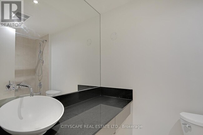 Building Photo - 36 Blue Jays Way