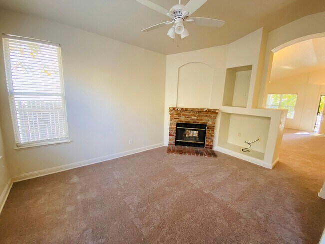 Foto del edificio - 8275 Glencannon Way