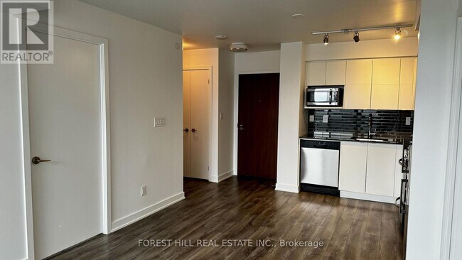 Photo du bâtiment - 160 Flemington Rd